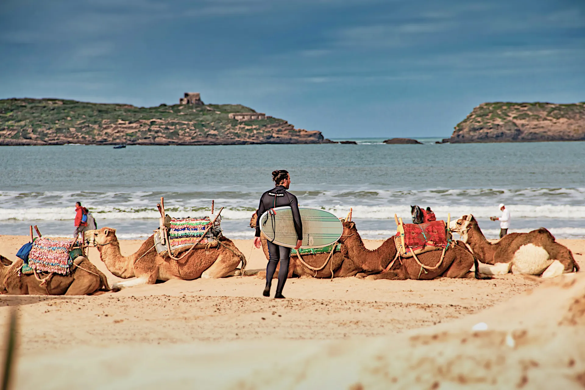 Excursion privée à Essaouira : plage, surf et chameaux face à l'Atlantique — Riad Arrahma, Marrakech